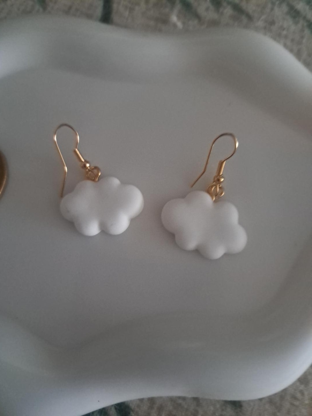 Cute White Cloud Dangle Earrings – Gold Tone Whimsical New